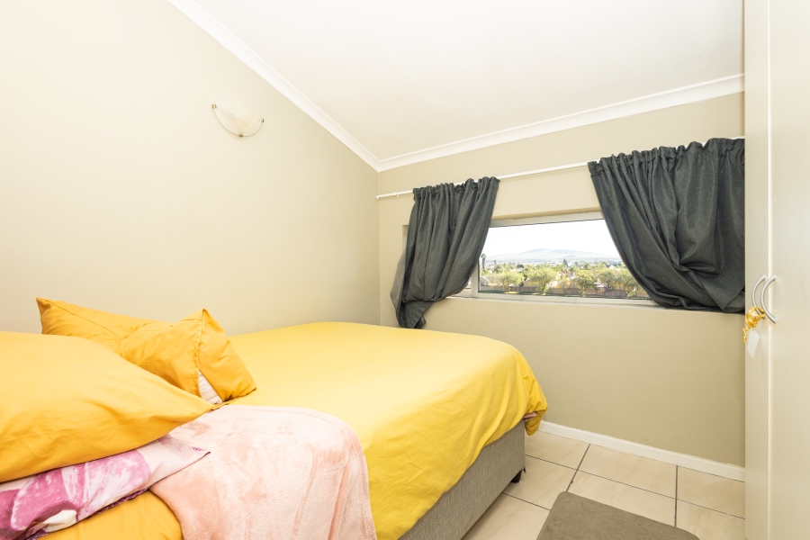 2 Bedroom Property for Sale in Uitzicht Western Cape
